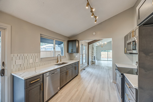 7957ColonyLn-9