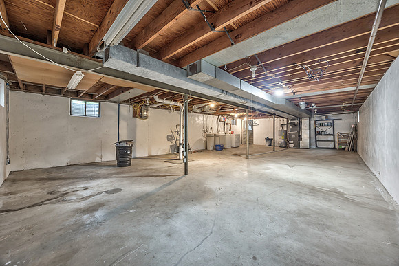 5242HortonSt-23