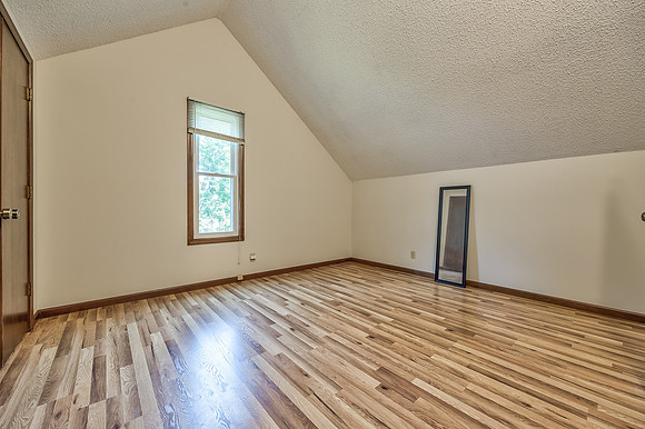 13300W105ST-22