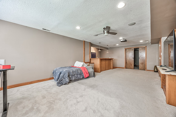 8116NCosbyAve-27