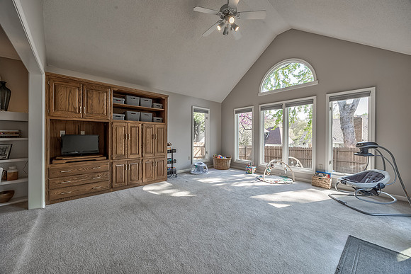 10421HauserDr-18