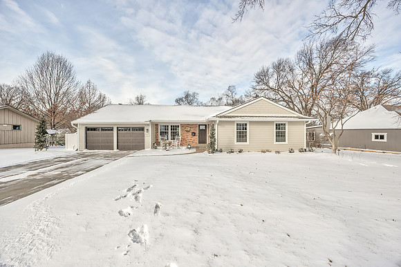 8000BeverlyDr-4