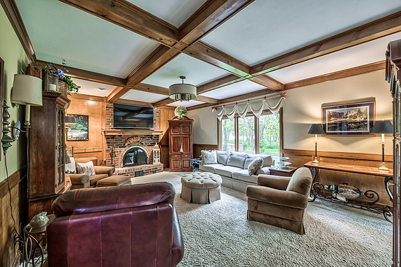 14732SVillageDr-18