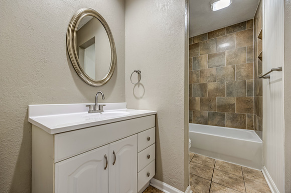 1307 N. 77 ST-22
