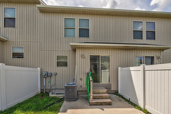 10532ClubhouseDR-25