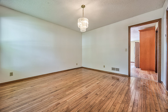 13300W105ST-5