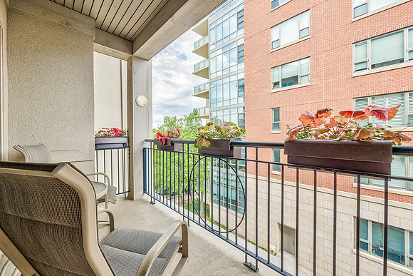 4949Wornall203-19