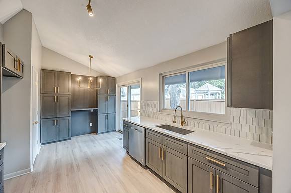 7957ColonyLn-7