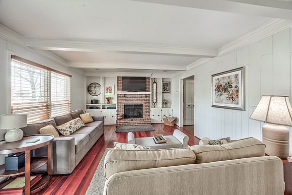 7629CanterburyST-7