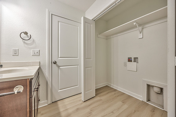 10532ClubhouseDR-16
