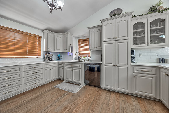 9295OakcrestDr-14