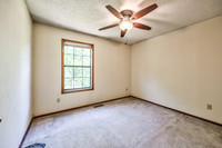 4022OverlandDr-12