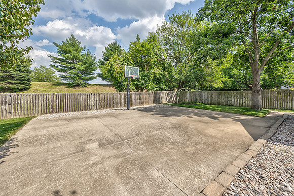 13745SBlackfootDr-34