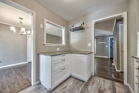 8608MapleAve-12