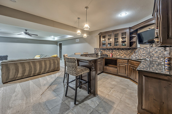 16416OakmontSt-23