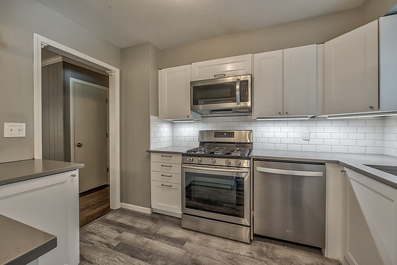 8608MapleAve-9