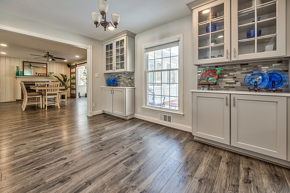 8000BeverlyDr-13