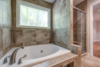 1300NLeeviewDR-18
