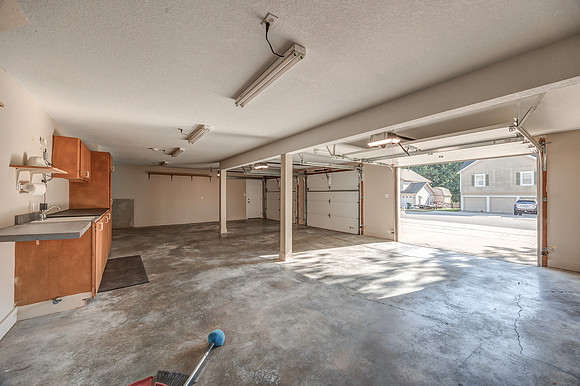 408HillbrookDR-32