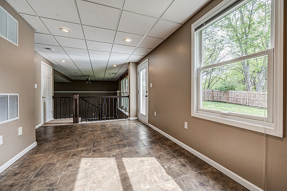 1421NEGrandAve-21
