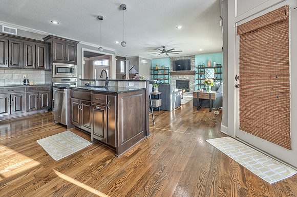 16416OakmontSt-10