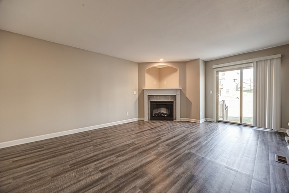 10542ClubhouseDr-9