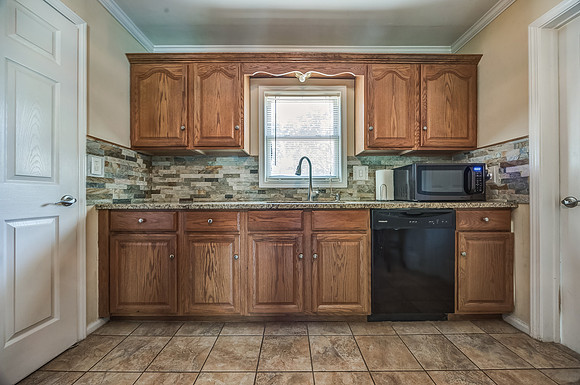 2419HarvardAve-6
