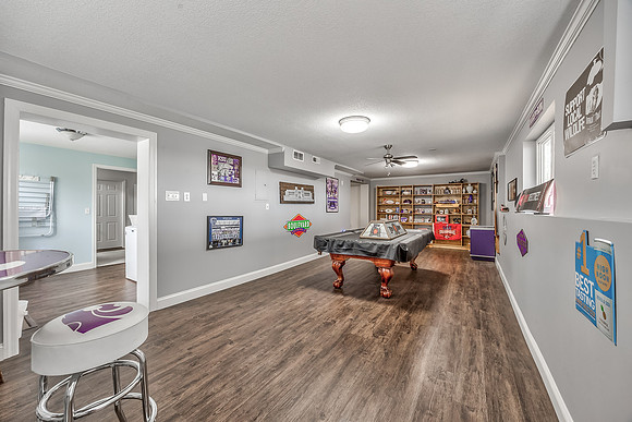 9295OakcrestDr-38