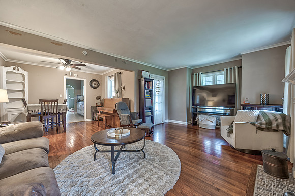 6810HawthorneAve-15