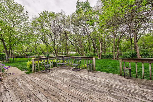 14732SVillageDr-40