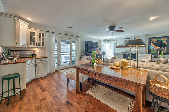 11323Hemlock-43