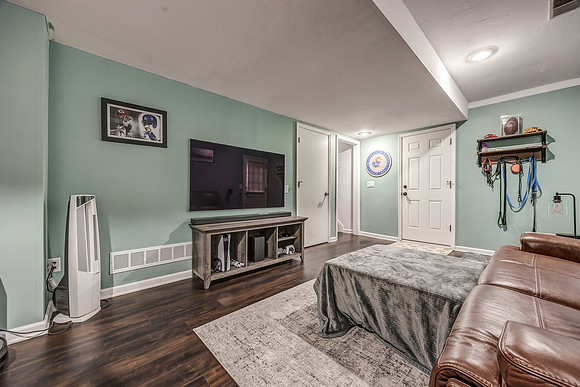 7135NChurchST-24