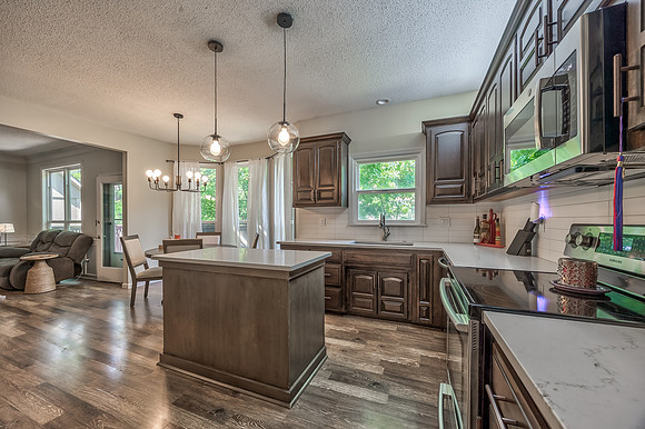12825GarnettSt-52