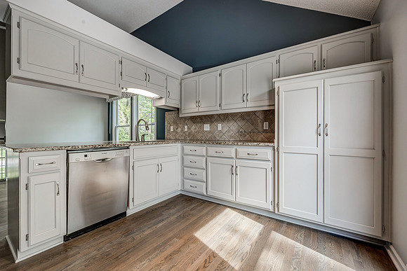 1421NEGrandAve-12