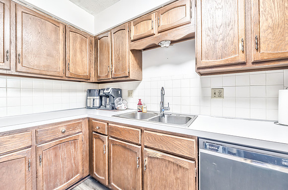 2904NE5thDr-23