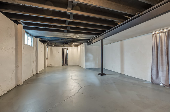 8349DouglasAve-3