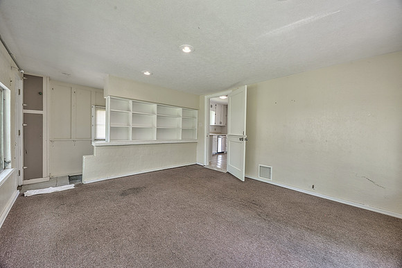 5508NallAve-11