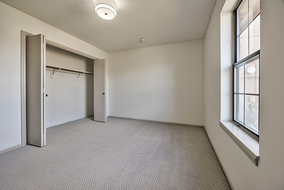 12000W121ST-22