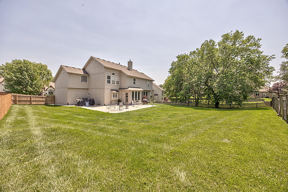 8116NCosbyAve-39