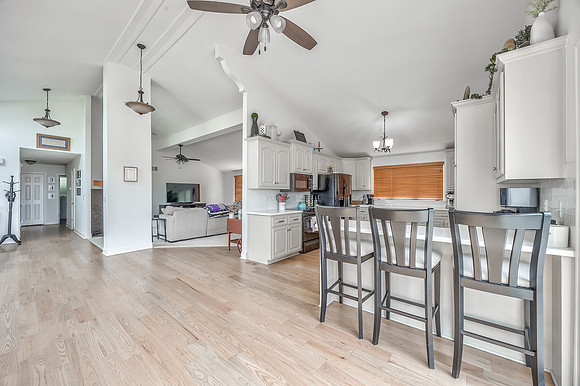 9295OakcrestDr-18